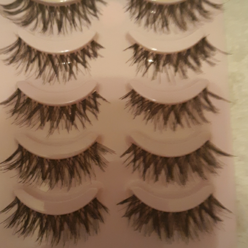 Eyelashes - Picture 2 of 2